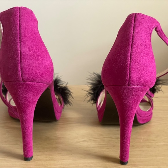 Caparros Fuschia feather pump - Picture 5 of 5
